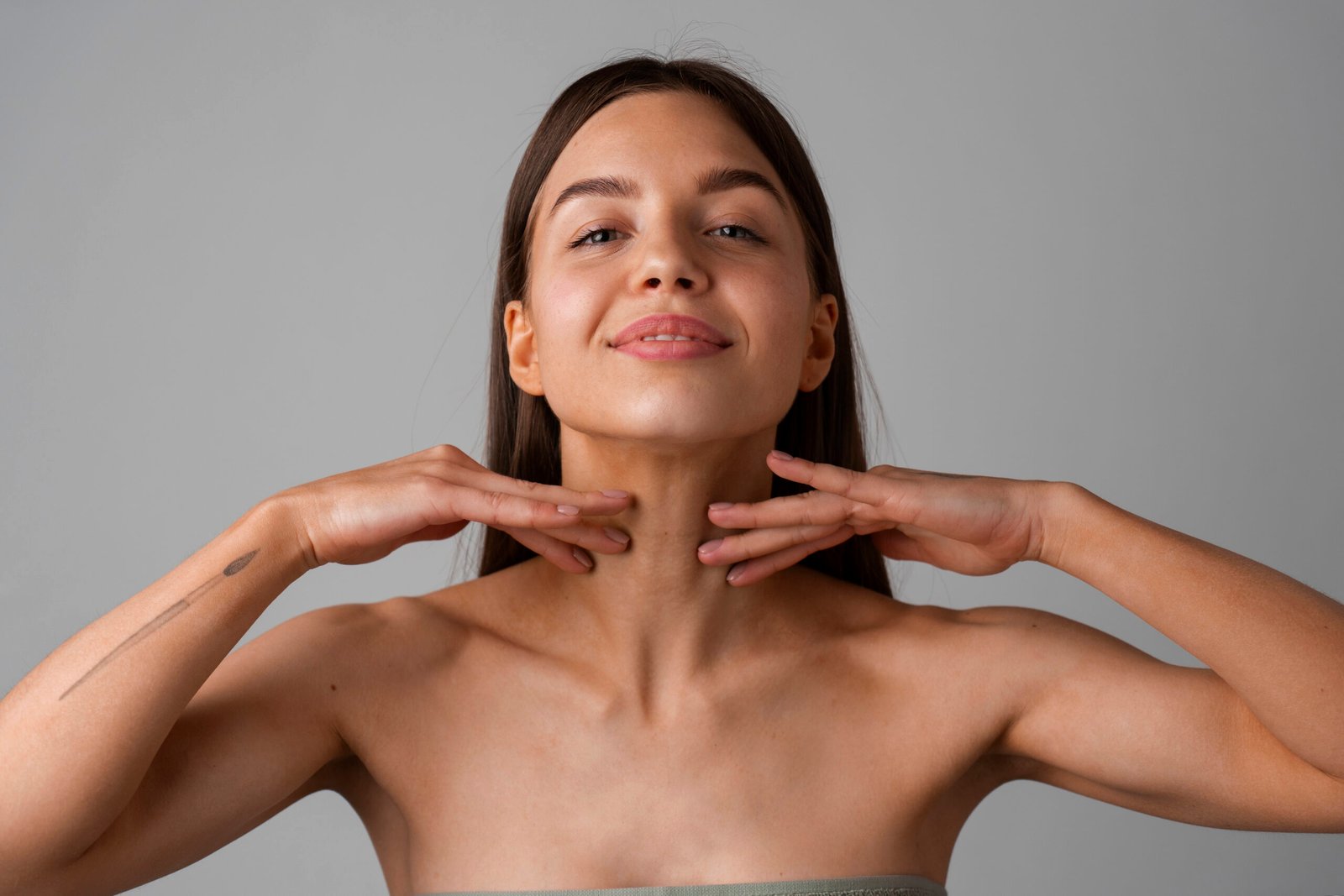 Woman's lower face and jawline, non-surgical neck rejuvenation at Lux Lipo in Jonesboro, AR