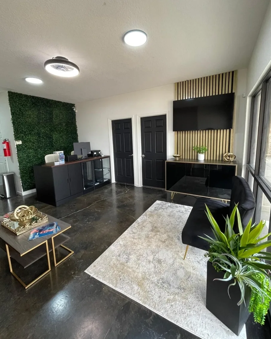 Front desk and waiting area at Lux Lipo in Jonesboro
